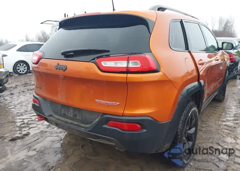 2016 Jeep Cherokee Trailhawk z USA, uszkodzony, nr VIN 1C4PJMBS1GW243809